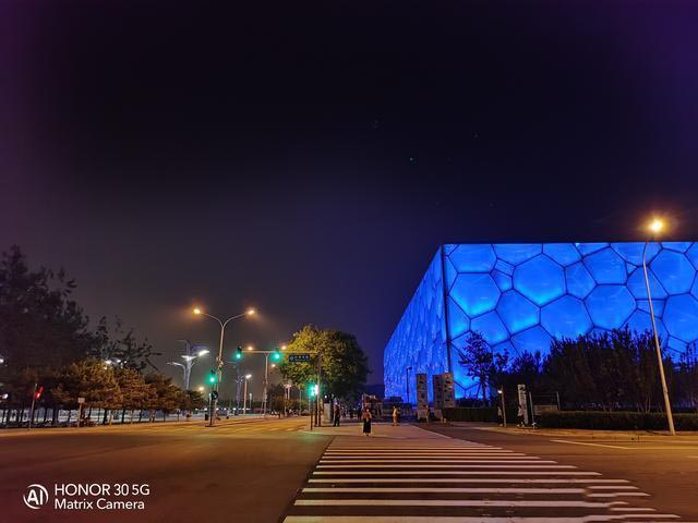 3000档5G摄影手机盘点:潜望式超长焦镜头成标配 好照片随手拍