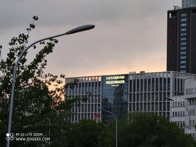 3000档5G摄影手机盘点:潜望式超长焦镜头成标配 好照片随手拍