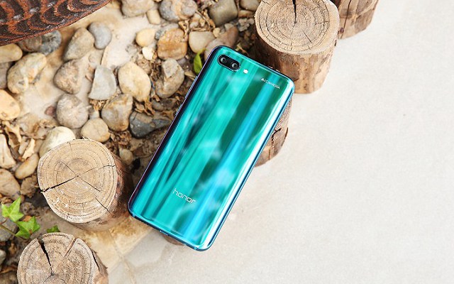 荣耀10 GT版怎么样 荣耀10 GT版和荣耀10有什么区别 第1张-心情说说