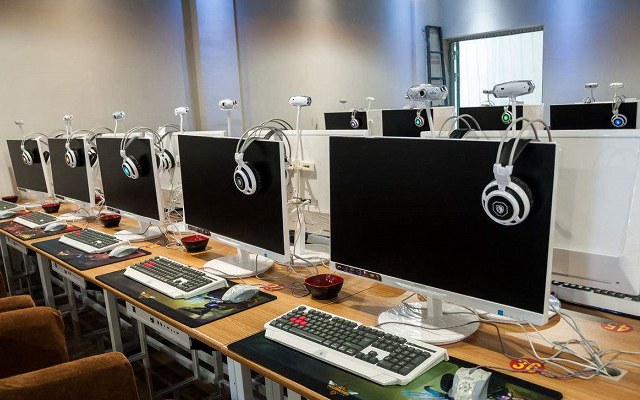 网吧处理的电脑能买吗?网吧倒闭出售的电脑靠谱吗 第1张-心情说说 网吧处理的电脑能买吗?网吧倒闭出售的电脑靠谱吗