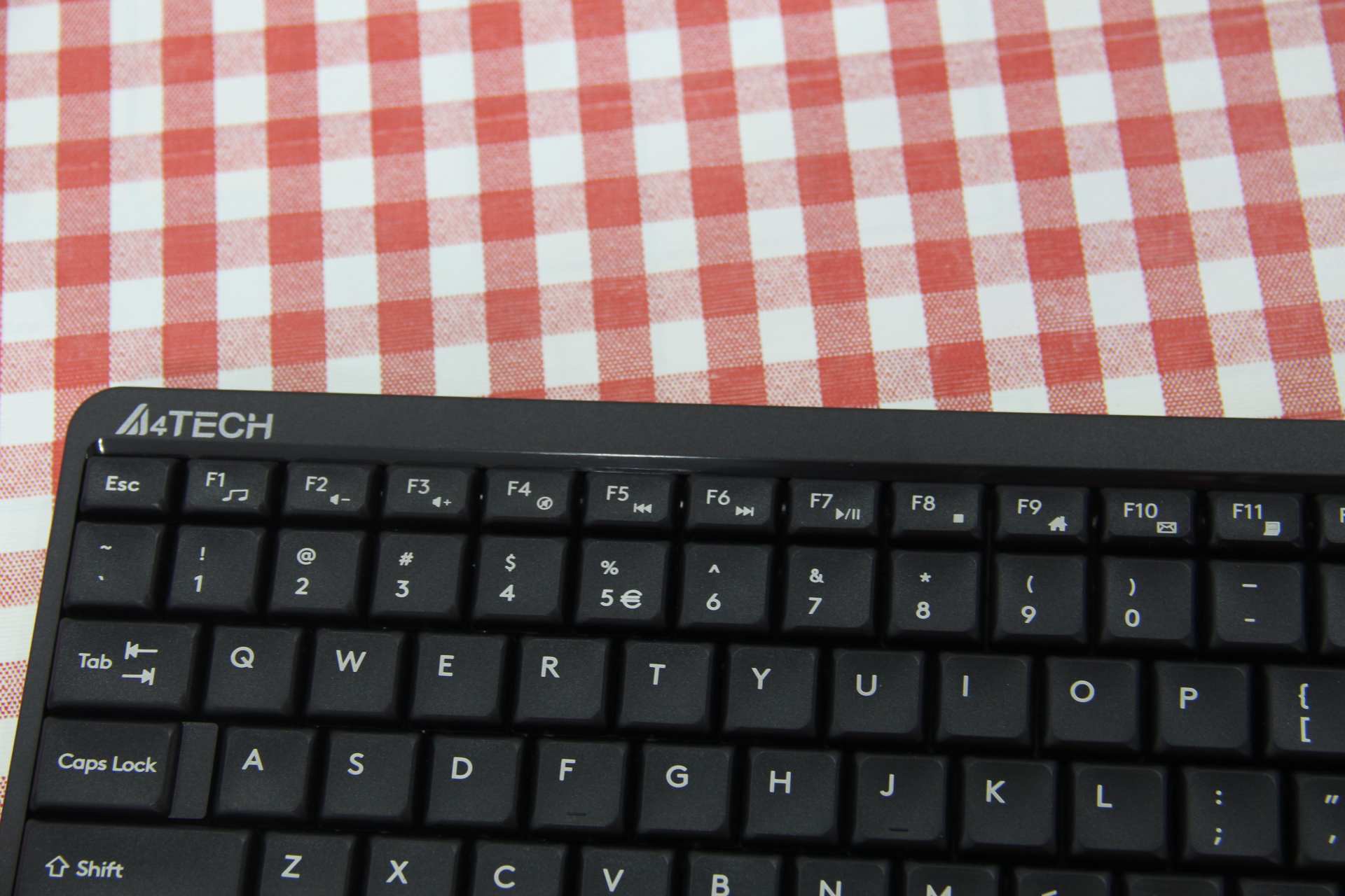 双飞燕FG1120无线鼠键套装开箱体验，重走轻简风，好用不贵-9