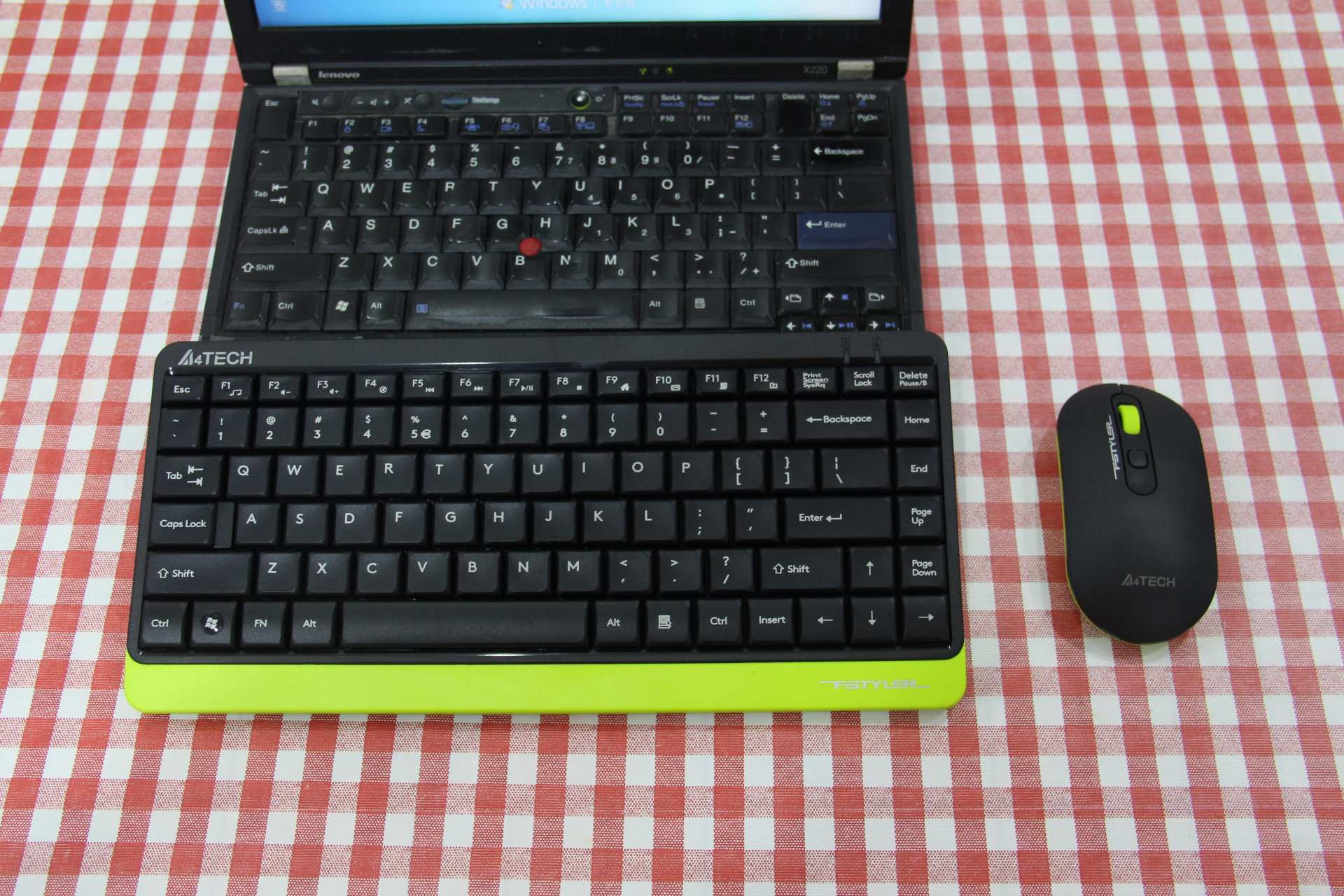 双飞燕FG1120无线鼠键套装开箱体验，重走轻简风，好用不贵-17