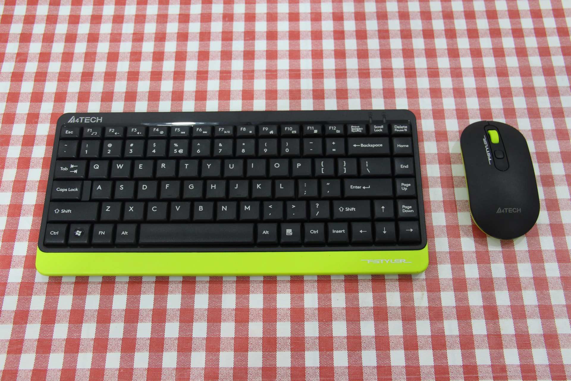 双飞燕FG1120无线鼠键套装开箱体验，重走轻简风，好用不贵-10