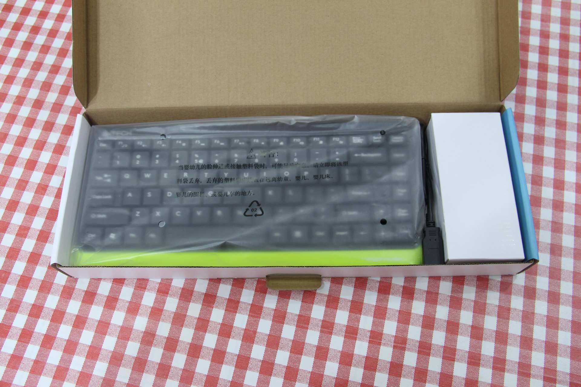 双飞燕FG1120无线鼠键套装开箱体验，重走轻简风，好用不贵-3