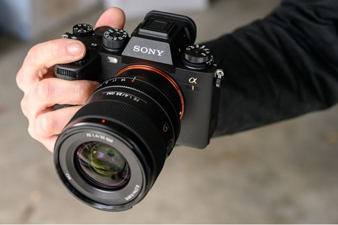 受困于缺芯 日本相机卖场断货、索尼拒接数码相机订单