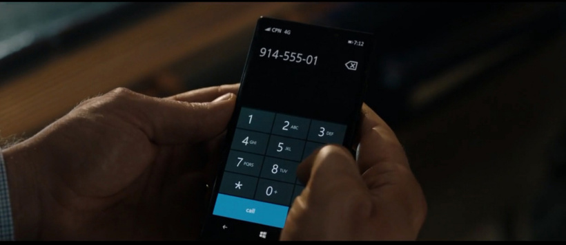 世事难料！微软双屏平板遭雪藏 两年后于电影中重见天日 第6张