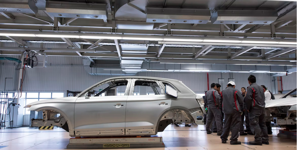 造车风口中的年轻人 第1张