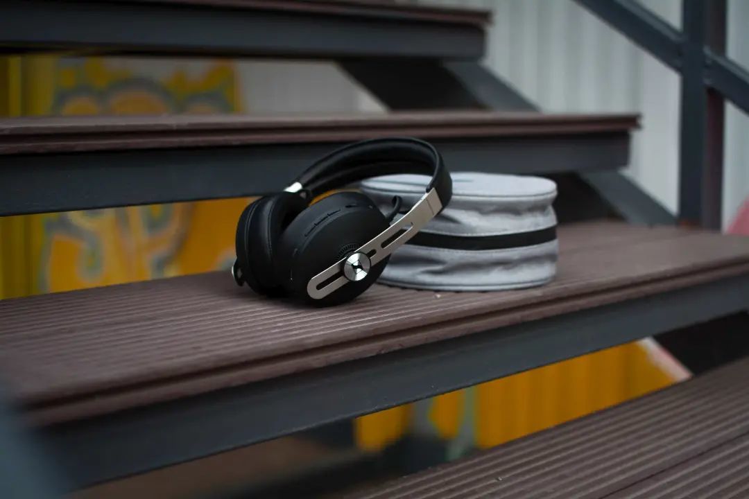 AirPods差点灭了头戴式耳机？三巨头们直接说不 第10张